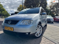 Volkswagen Touran - 2.0-16V FSI Clima Elek Pakket Xenon Navi Pdc