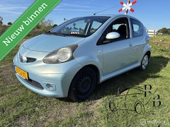 Toyota Aygo - 1.0-12V Sport AIRCO INRUILKOOPJE