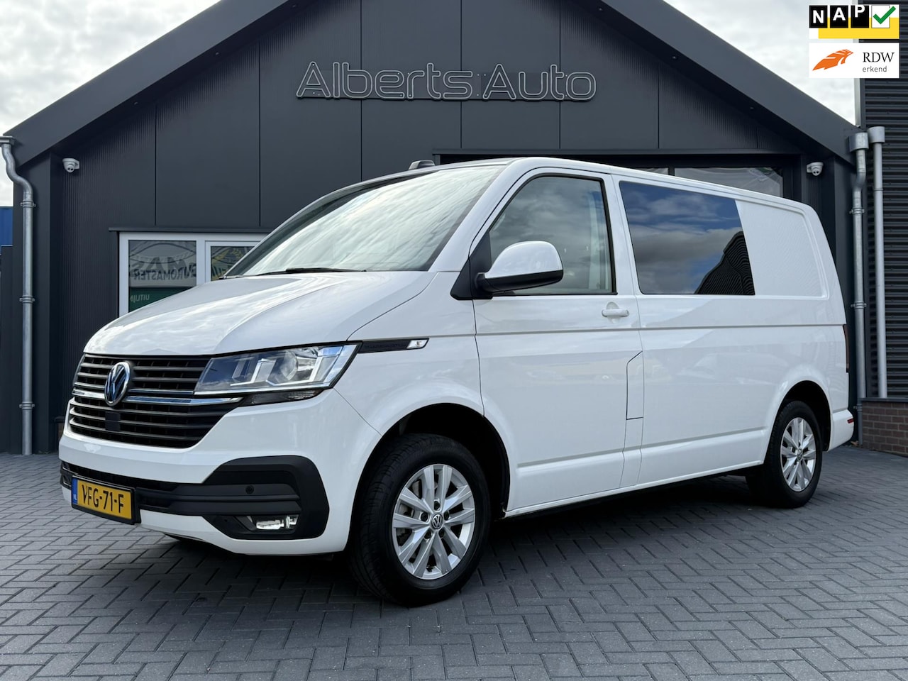 Volkswagen Transporter - T6.1 2.0 TDI DC | DUBBEL CABINE | NAVI | 1E EIGENAAR | - AutoWereld.nl