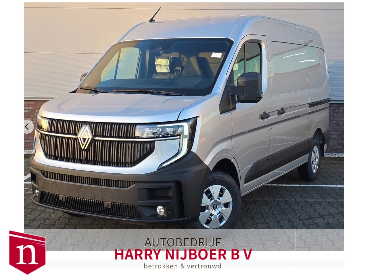 Renault Master - T35 2.0 dCi 170 L2H2 Extra Navigatie / Laadruimte betimmering / Trekhaak - AutoWereld.nl