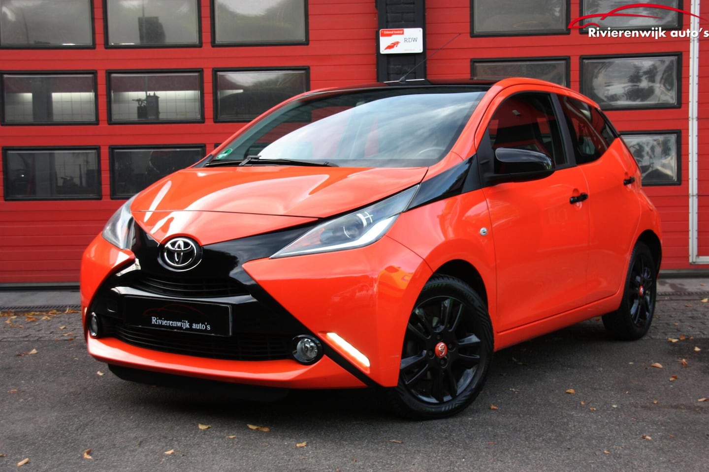 Toyota Aygo - 1.0 VVT-i x-clusiv Airco,Two-Tone,Camera,Cruise - AutoWereld.nl