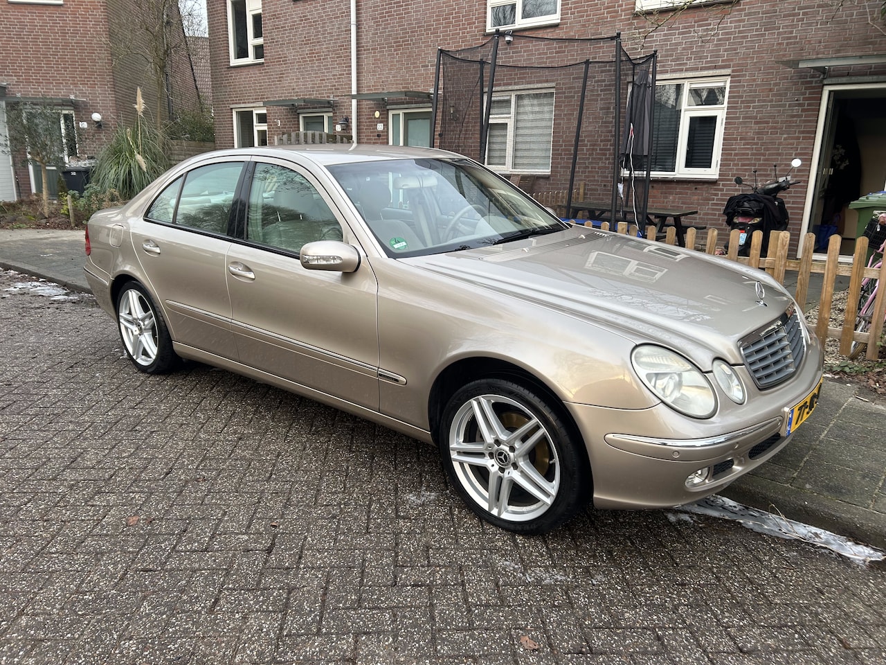 Mercedes-Benz E-klasse - 240 Elegance Apple Carplay Cruise Climate PDC - AutoWereld.nl