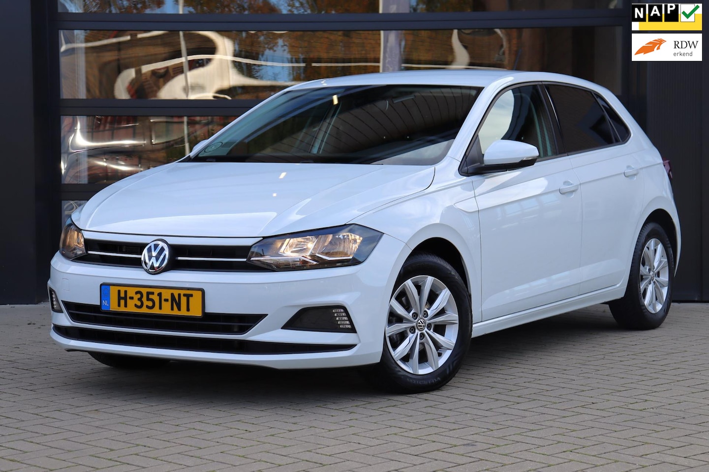 Volkswagen Polo - 1.0 TSI Comfortline DSG | Automaat | Trekhaak | Stoelverwarming | 100% Onderhouden - AutoWereld.nl