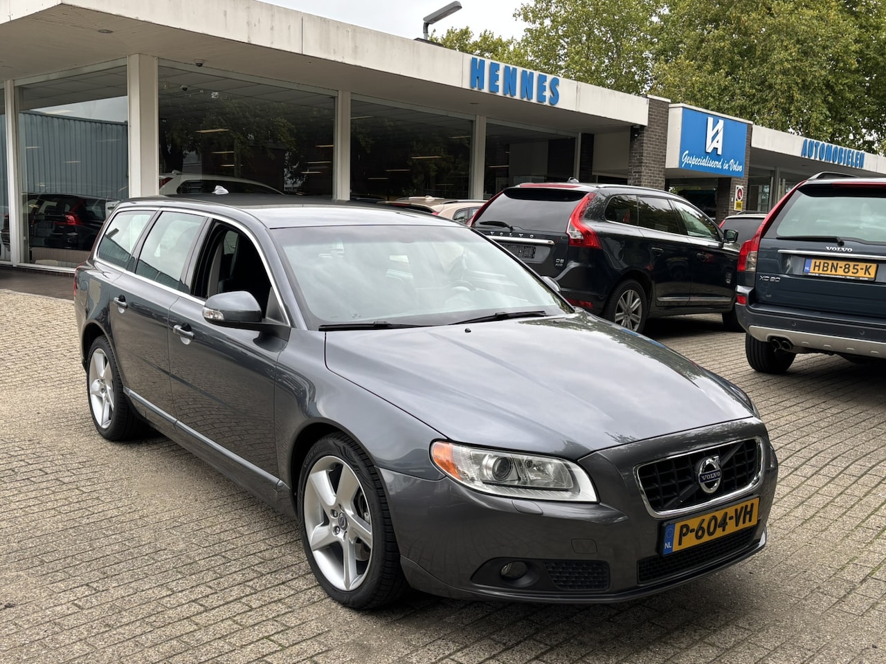 Volvo V70 - 3.0 T6 AWD Model '10 Four-C Family BTW voordeel €1000,- - AutoWereld.nl
