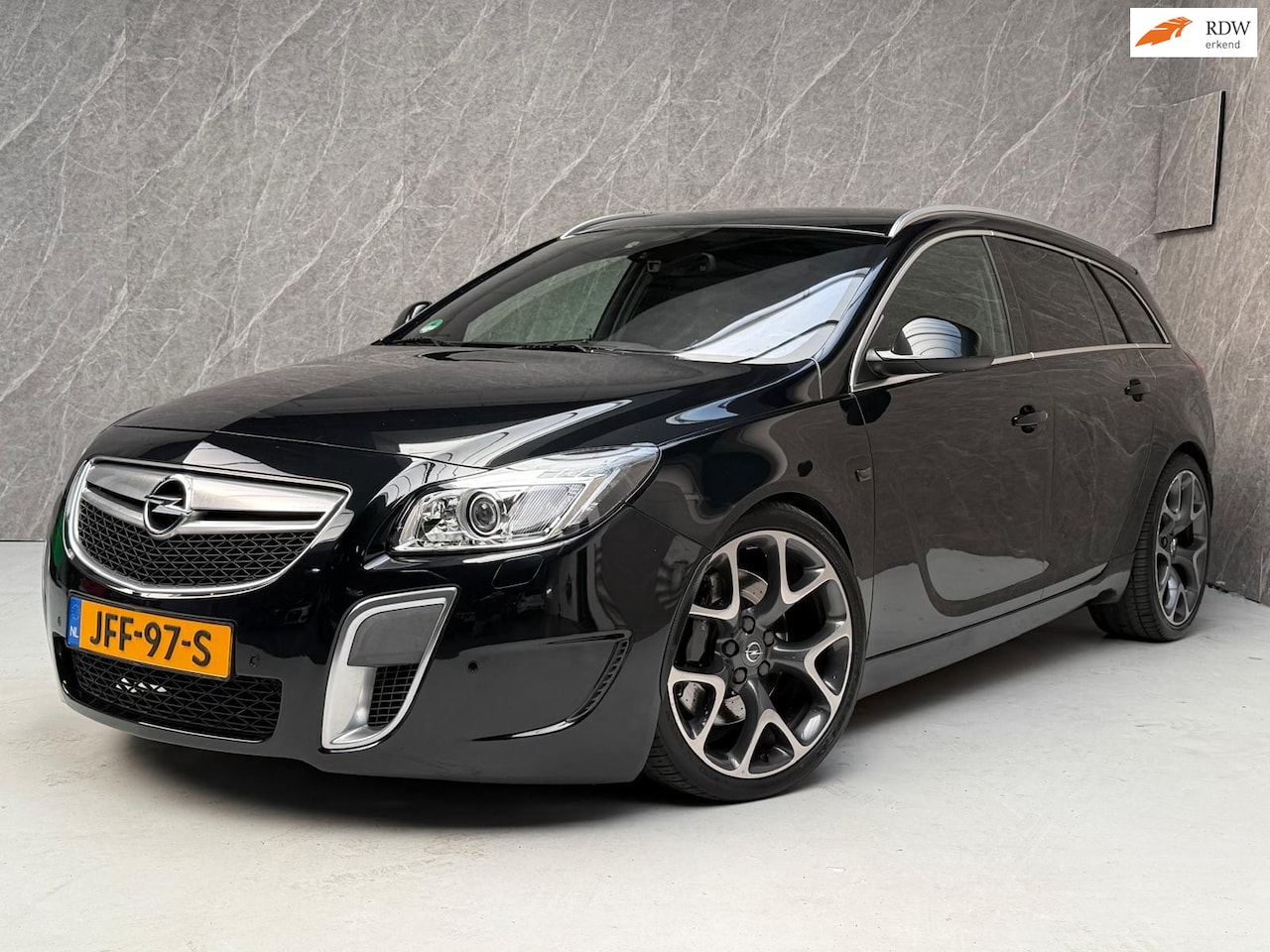 Opel Insignia Sports Tourer - 2.8 T OPC 4x4 325 PK / Goed Onderhouden - AutoWereld.nl