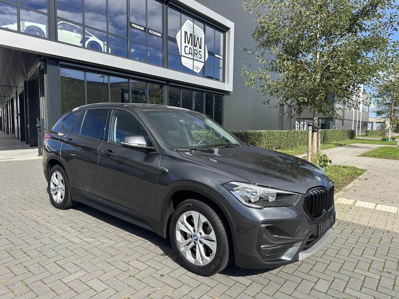 BMW X1 - xDrive25e Executive Camera, Navi, PDC, Lane assist - AutoWereld.nl