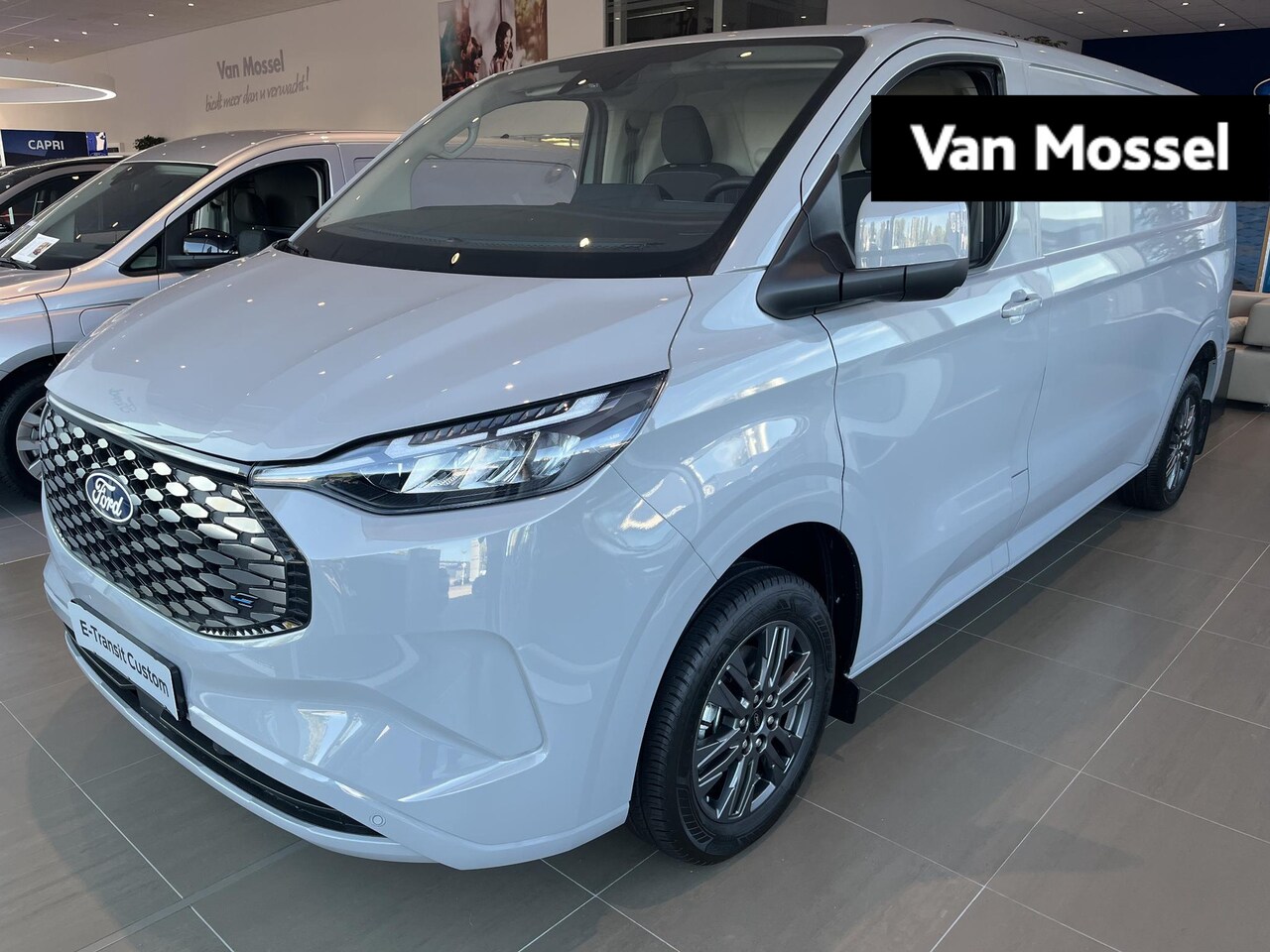 Ford E-Transit Cust. - 340 L2H1 Limited 65 kWh - AutoWereld.nl