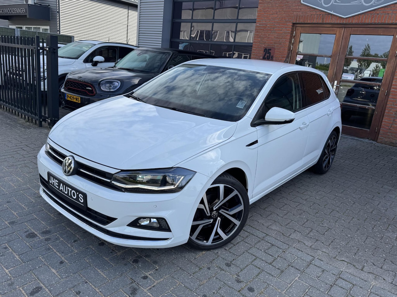 Volkswagen Polo - 1.0 TSI Highline Business R | LED | Virtual | ACC | Camera | Stoelverwarming - AutoWereld.nl