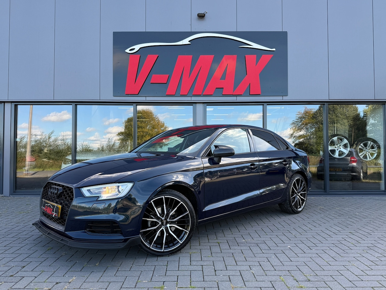 Audi A3 Limousine - 30 TFSI S-Line 97 DKM Navi LED Stoelvw PDC - AutoWereld.nl
