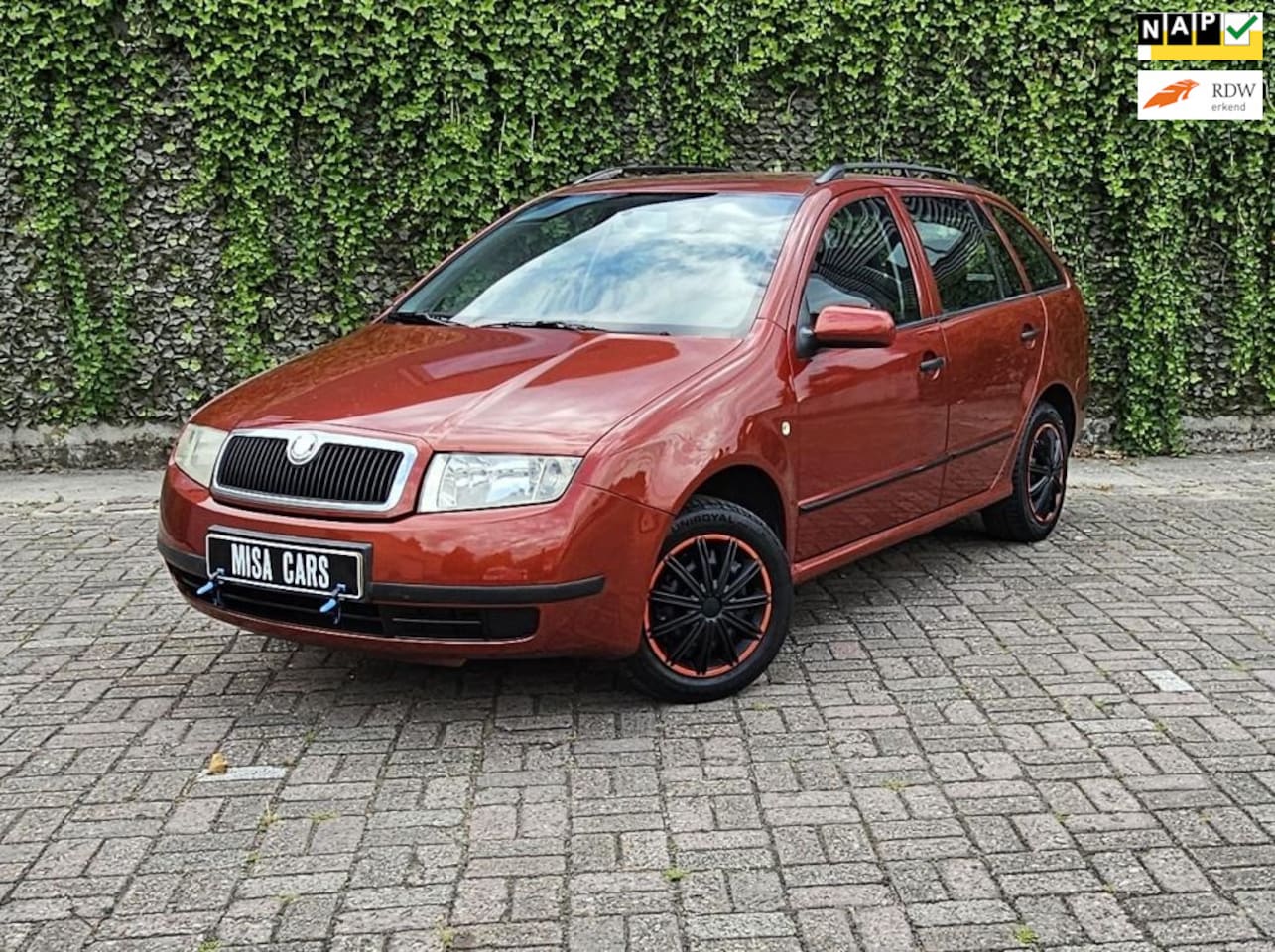 Skoda Fabia Combi - 1.4-16V Comfort Automaat Airco APK Trekhaak - AutoWereld.nl