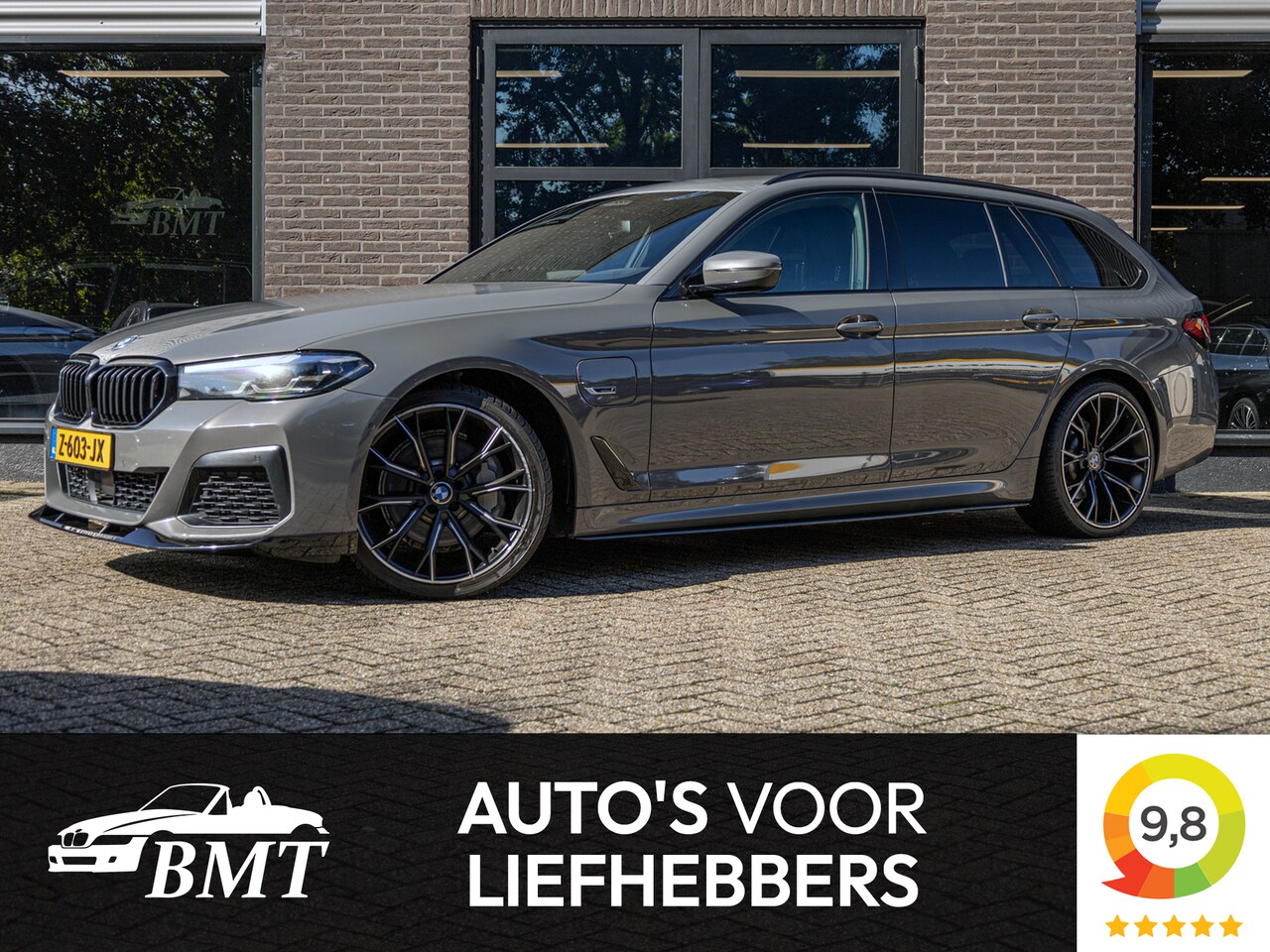 BMW 5-serie Touring - 530e G31 High Executive M Sport / Adaptive / 20 inch / Alcantara / Trekhaak - AutoWereld.nl