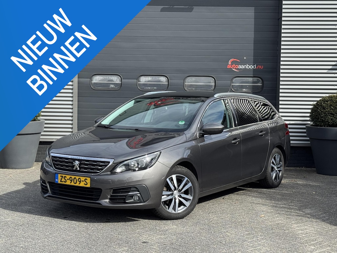 Peugeot 308 SW - 1.5 BlueHDi Blue Lease Premium | Panoramadak | Camera | Climate Control | Lichtmetalen Vel - AutoWereld.nl