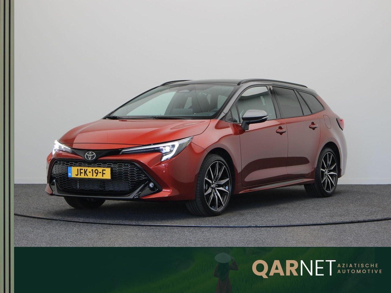 Toyota Corolla Touring Sports - Hybrid 180 GR Sport | Bi tone | Stuur, voorruit en stoelverwarming | Elektrische Achterkle - AutoWereld.nl
