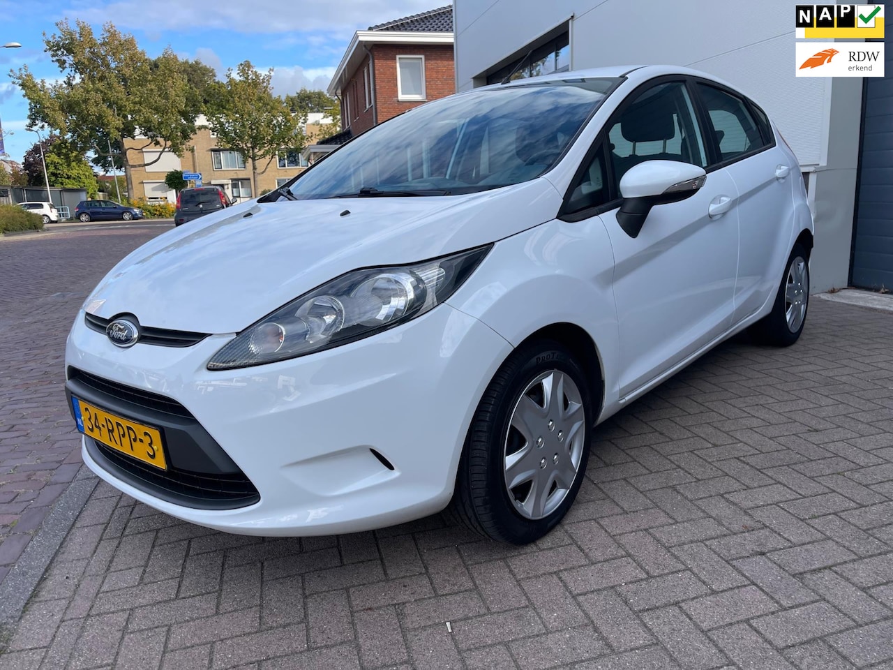 Ford Fiesta - 1.25 Limited/Airco/Volledig-onderhouden/AUX/Trekhaak/Elek-pakket - AutoWereld.nl