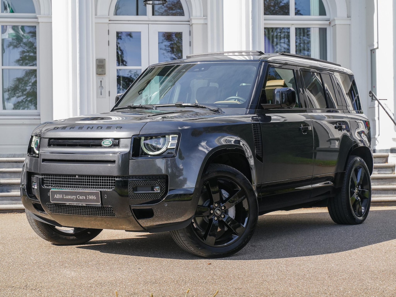 Land Rover Defender 110 - 2.0 P300e 110 X-Dynamic HSE 2.0 P300e 110 X-Dynamic HSE - AutoWereld.nl