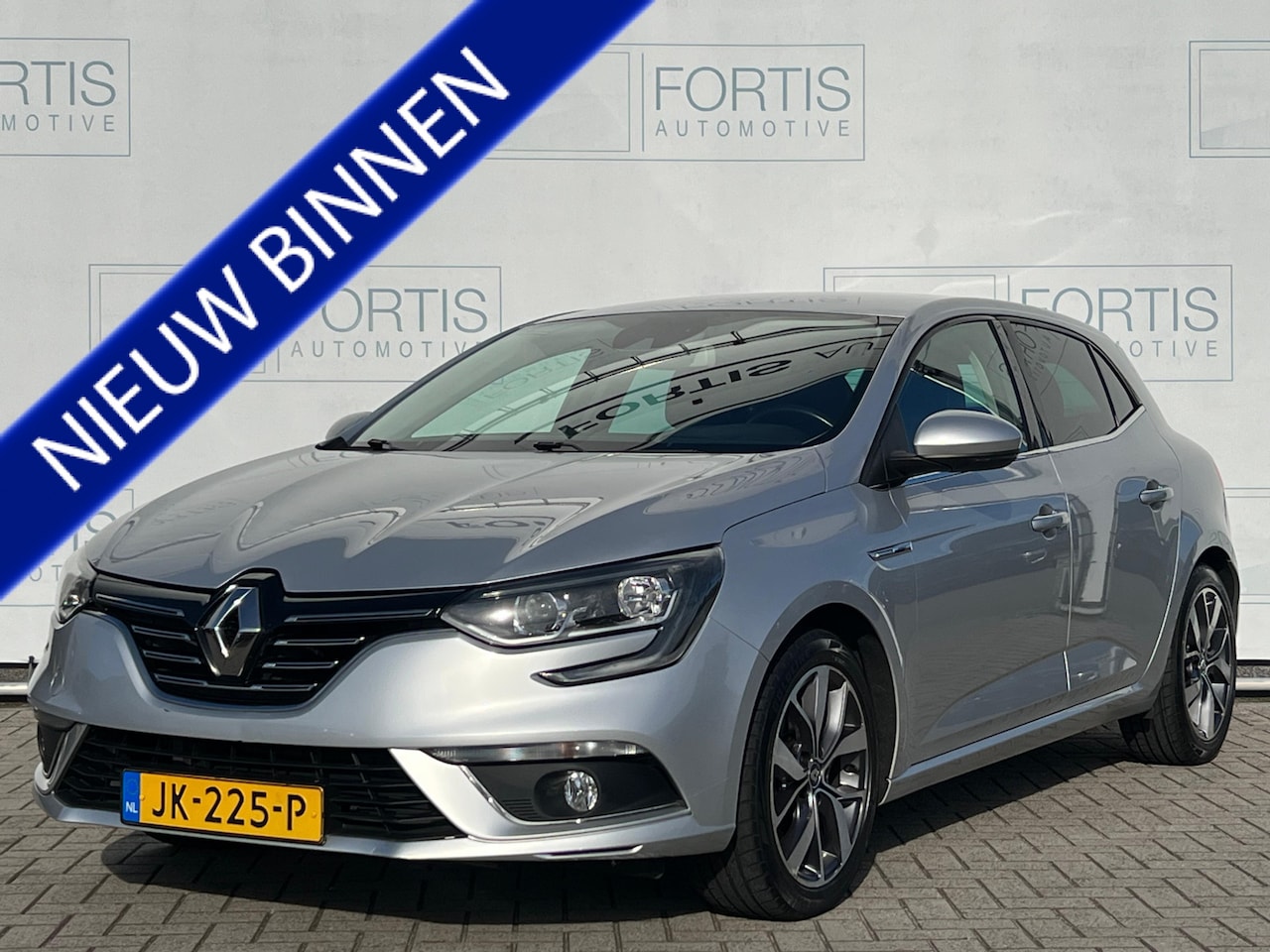 Renault Mégane - TCe 130 Bose NL AUTO | PDC | NAVI | - AutoWereld.nl