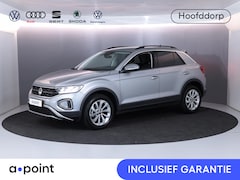 Volkswagen T-Roc - 1.5 TSI Life Edition 150 pk Automaat (DSG) | Verlengde garantie | Navigatie via App | Park
