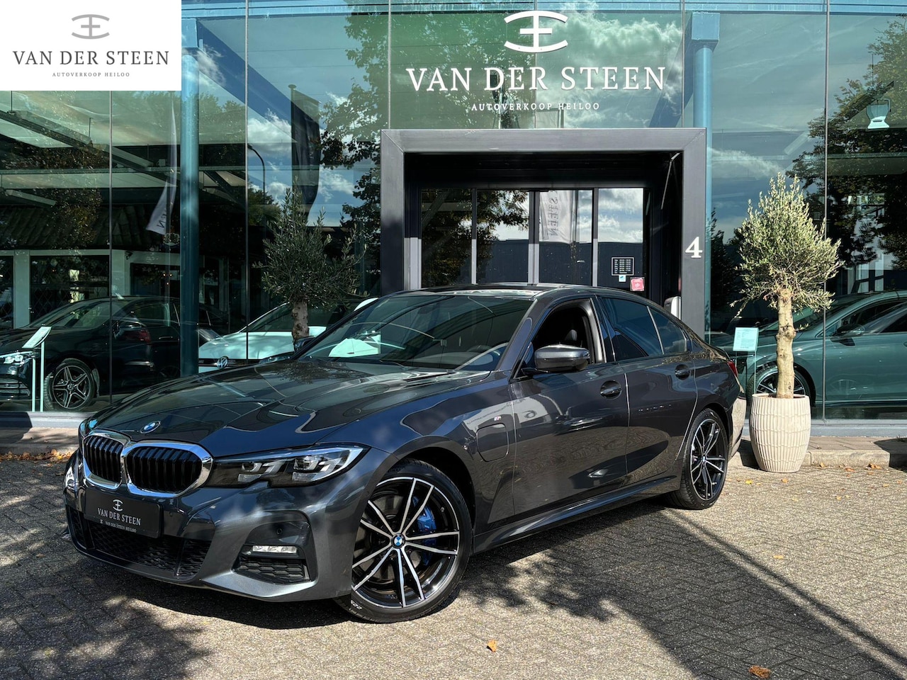 BMW 3-serie - 330e Business Edition Plus M Sport | H&K Surround System | Dealer Onderhouden - AutoWereld.nl