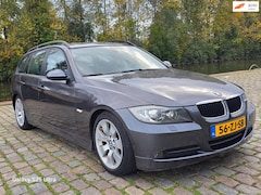 BMW 3-serie Touring - 320i High Executive Automaat 2e eigenaar dealer onderhouden navigatie cruis control
