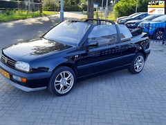 Volkswagen Golf Cabriolet - 1.8