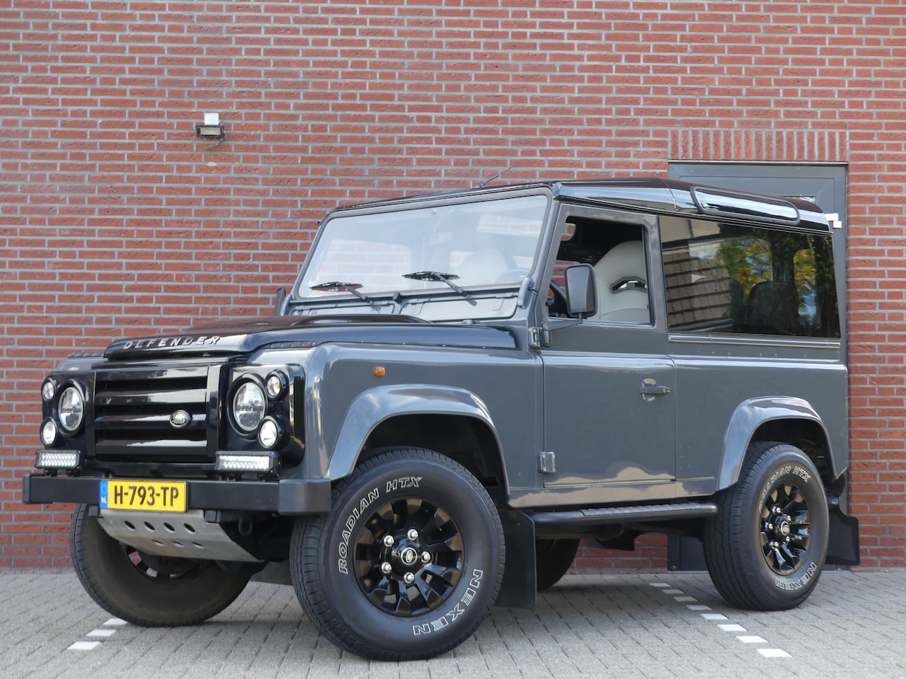 Land Rover Defender 90 - AutoWereld.nl