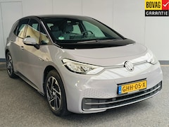 Volkswagen ID.3 - Pure 45 kWh uit 2022 Rijklaar + 12 maanden Bovag-garantie Henk Jongen Auto's in Helmond, a