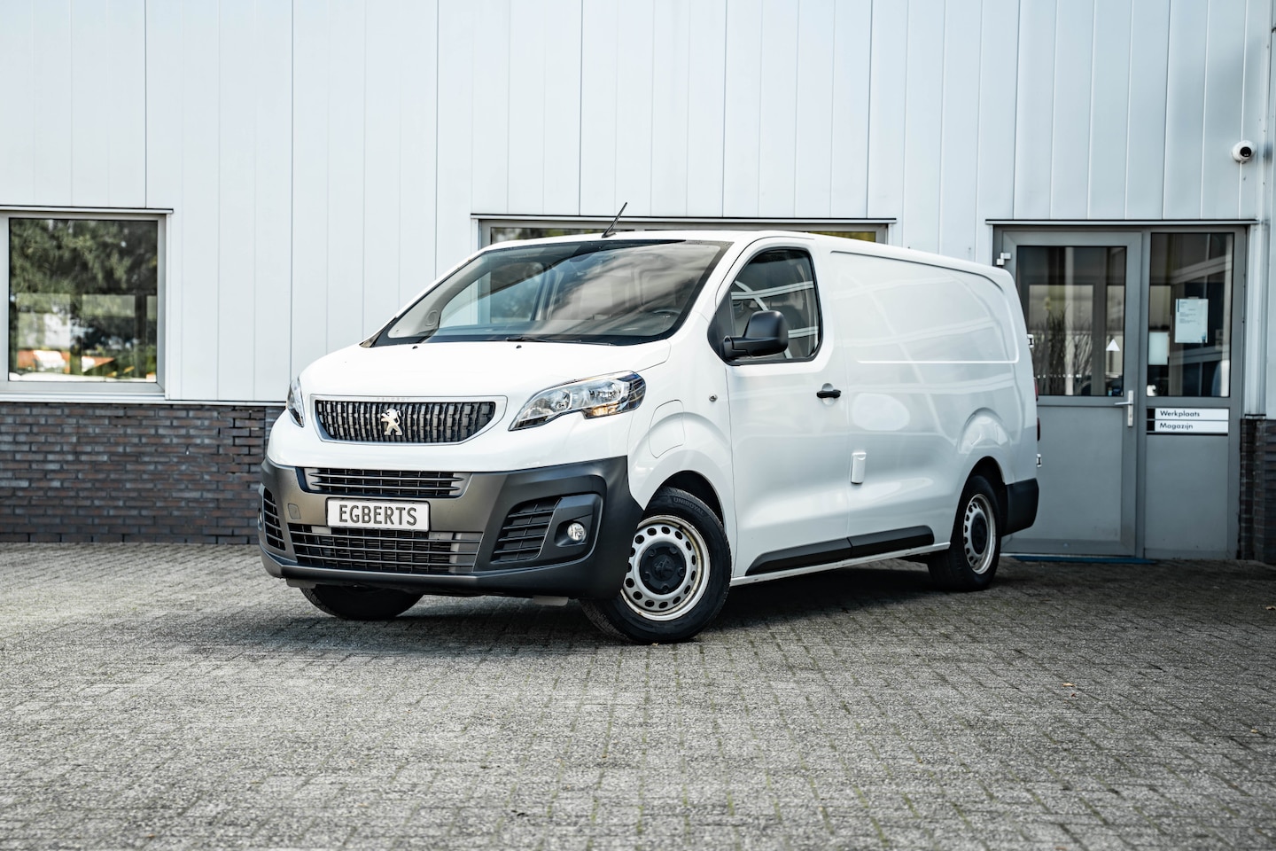 Peugeot e-Expert - Long Premium 75 kWh Long Premium 75 kWh - AutoWereld.nl
