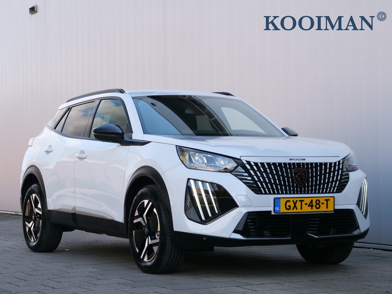 Peugeot 2008 - 1.2 PureTech 130pk Allure Automaat Navigatie / Camera / LED - AutoWereld.nl