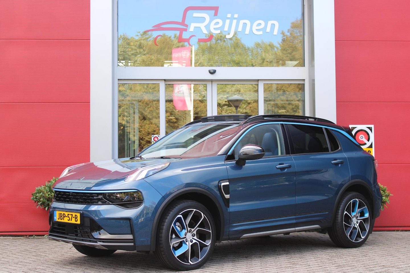 Lynk & Co 01 - 1.5 261PK PHEV | PANORAMA SCHUIF / KANTELDAK | INFINTY AUDIO | DODEHOEK DETECTIE | NAVIGAT - AutoWereld.nl