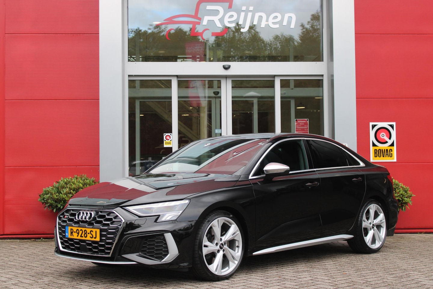 Audi A3 Limousine - 2.0 TFSI 310PK S3 QUATTRO | APPLE CARPLAY/ANDROID AUTO | STOEL VERWARMING | S-LINE INTERIE - AutoWereld.nl