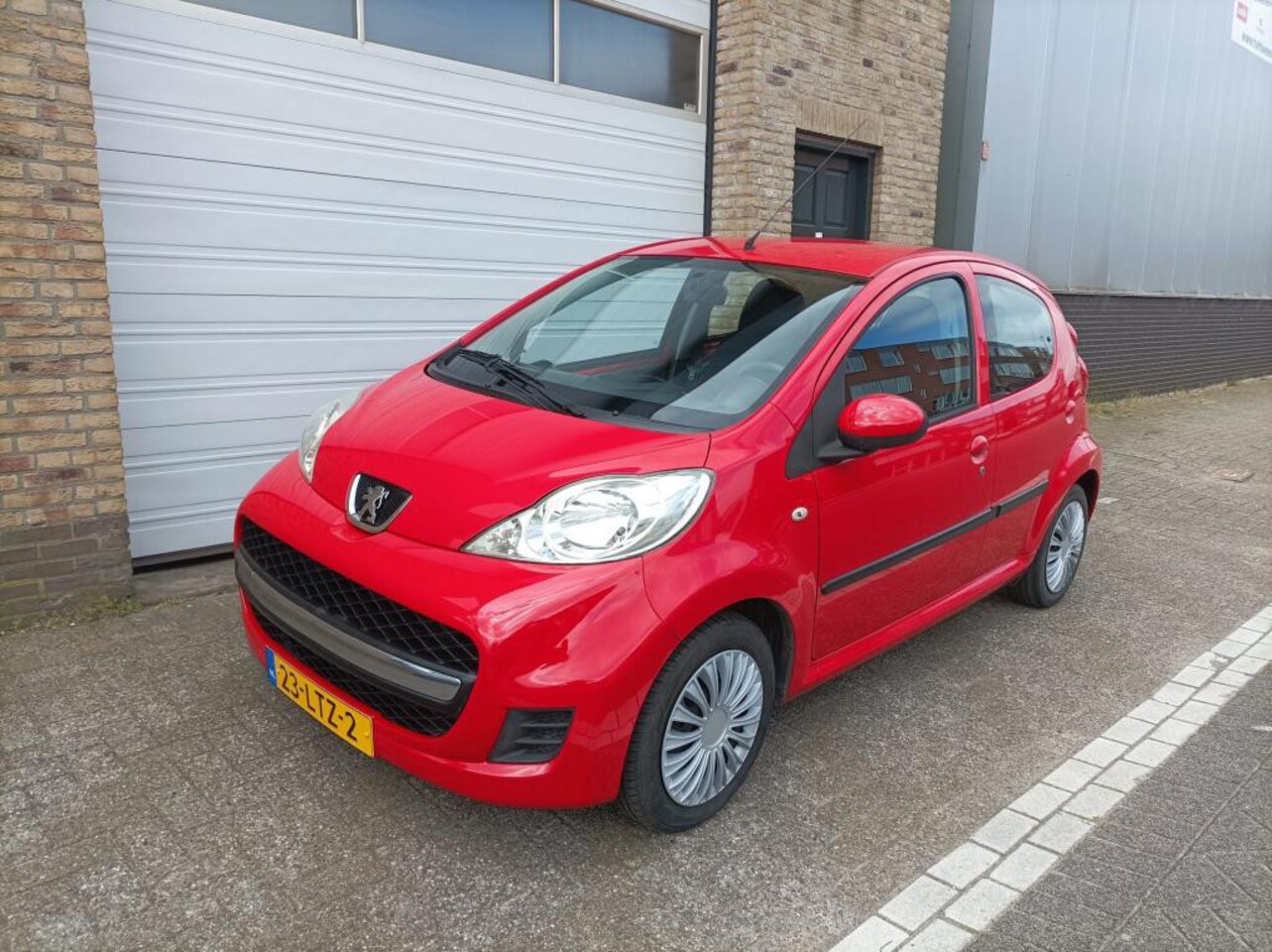 Peugeot 107 - 1.0-12V XS 5 Drs NL- Auto NAP APK 5-2026 - AutoWereld.nl
