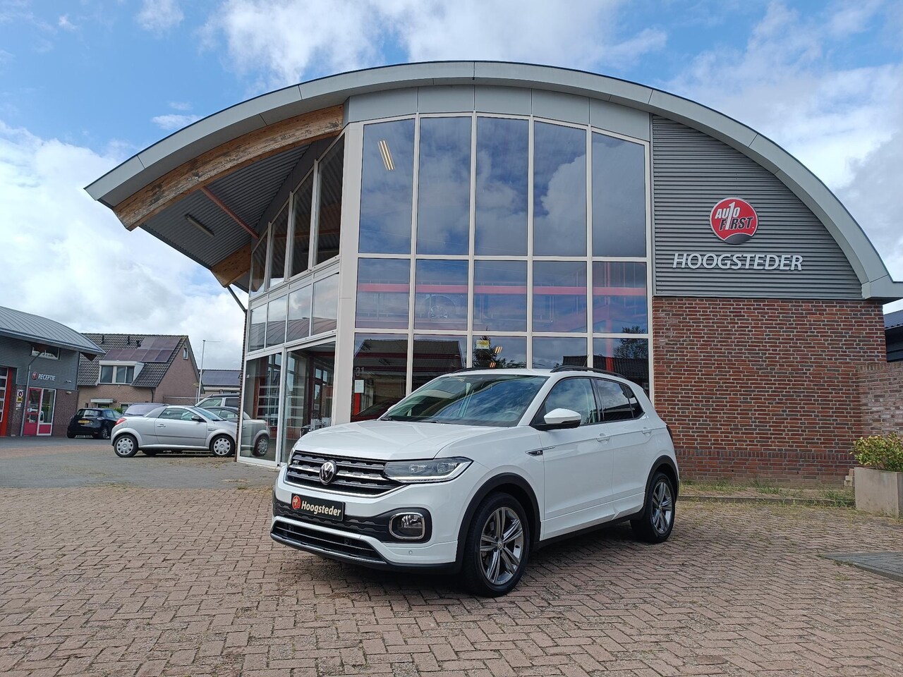 Volkswagen T-Cross - 1.0 TSI Style Business R 1.0 TSI Style Business R, carplay, adapt. cruise - AutoWereld.nl