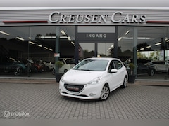 Peugeot 208 - 1.2 VTi Allure// Distr riem reeds vervangen/Navi