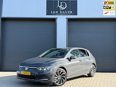 Volkswagen Golf - 1.5 TSI Style / Nardo Grey / 2020