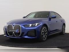 BMW i4 - eDrive35 M Sport / Achteruitrijcamera / Comfort Access / Active Cruise Control / Parking A