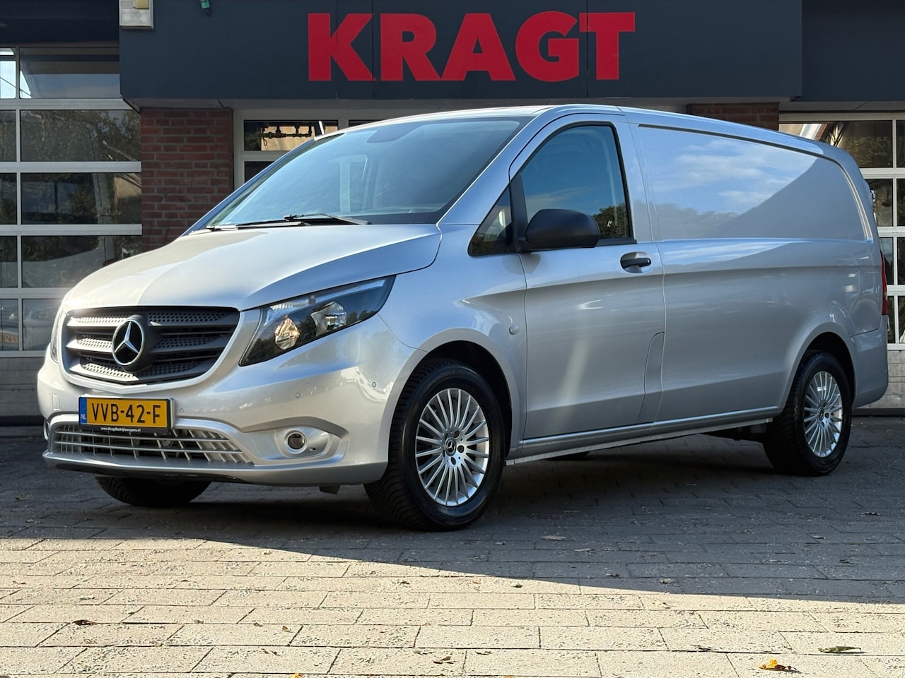 Mercedes-Benz Vito - 114 CDI Lang AUTOMAAT|CRUISE|DRIE ZITPLAATSEN|TREKHAAK|AIRCO| - AutoWereld.nl