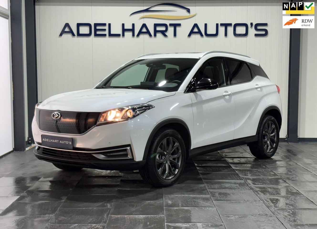 Seres 3 - Seres 3 52Kwh Automaat / Panorama dak / Lederen interieur / Cruise control / Full option - AutoWereld.nl