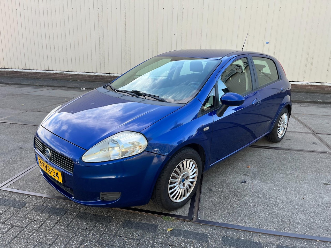 Fiat Grande Punto - 1.2 Active 1.2 Active nieuwe apk - AutoWereld.nl