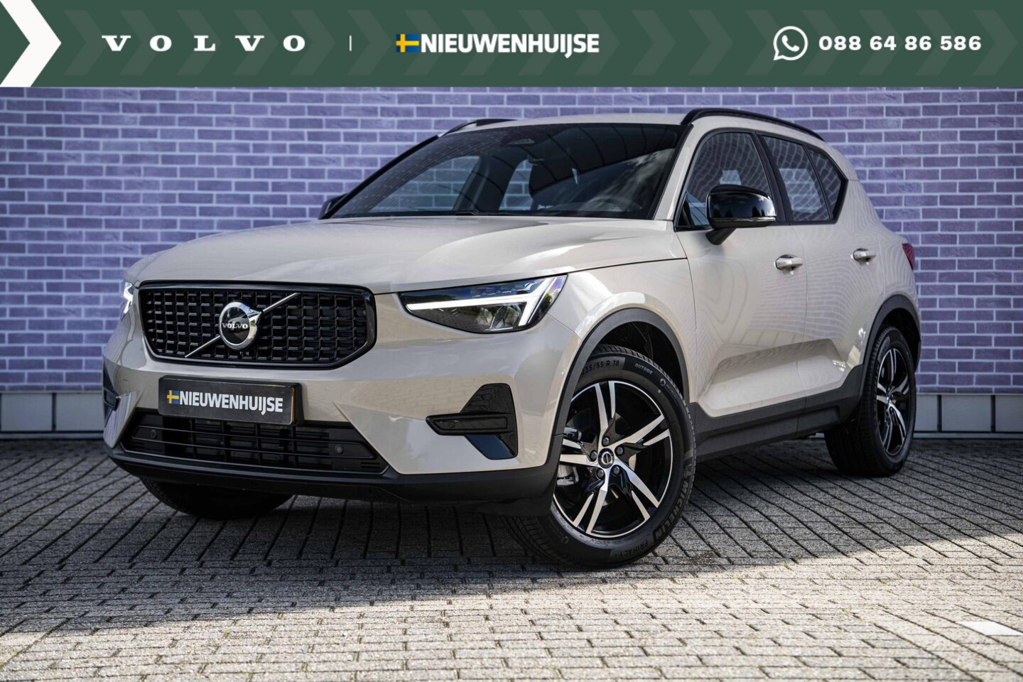 Volvo XC40 - B4 Aut Plus Dark | Trekhaak | Adaptive Cruise | BLIS | Harman/Kardon audio | Elektrische s - AutoWereld.nl
