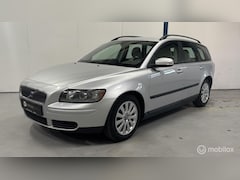 Volvo V50 - 2.4 Momentum AUTOMAAT / LEER / YOUNGTIMER