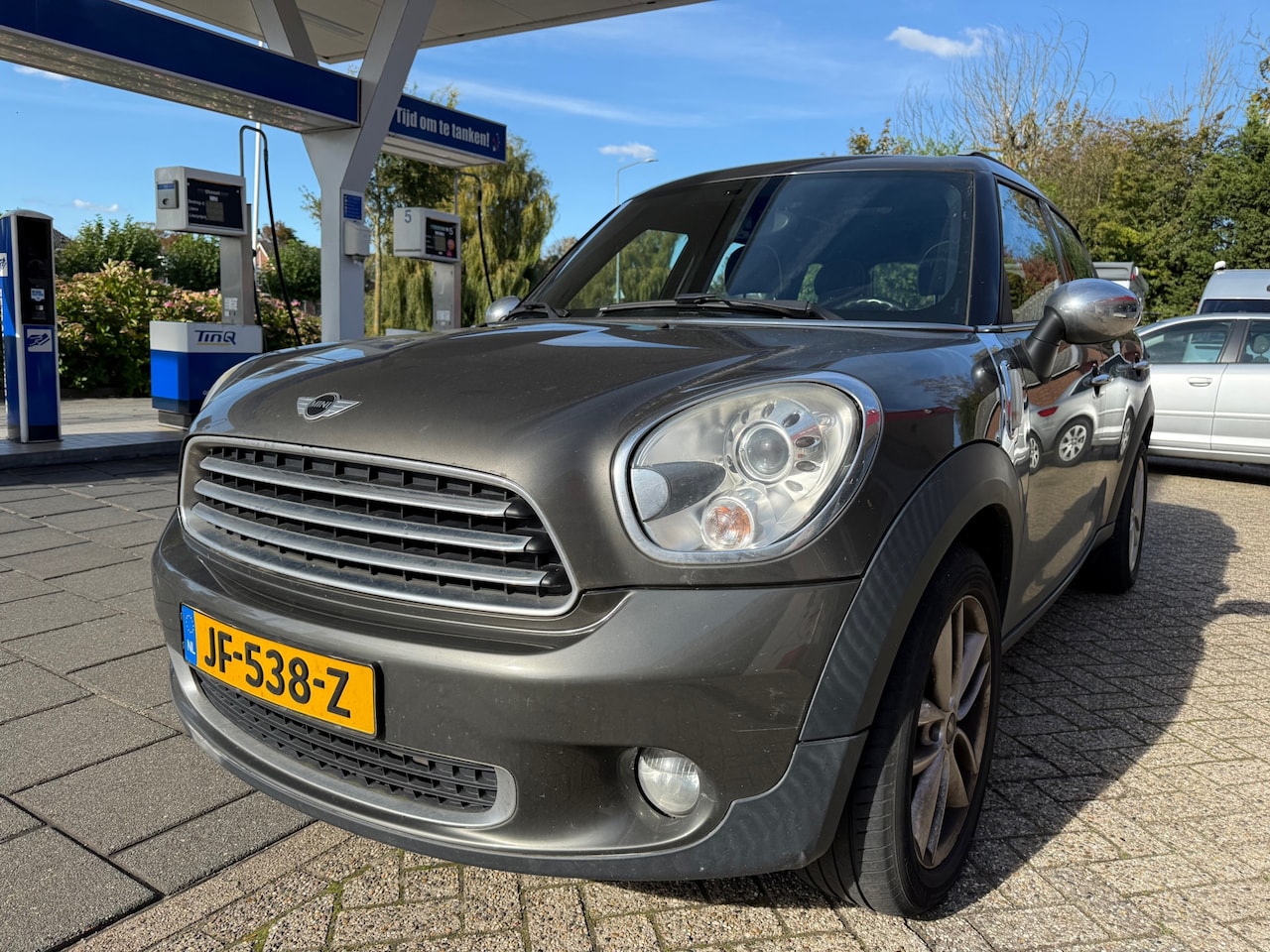 MINI Countryman - Mini 1.6 Cooper Chili / Parkeersensoren / Airco / Stoelverwarming - AutoWereld.nl