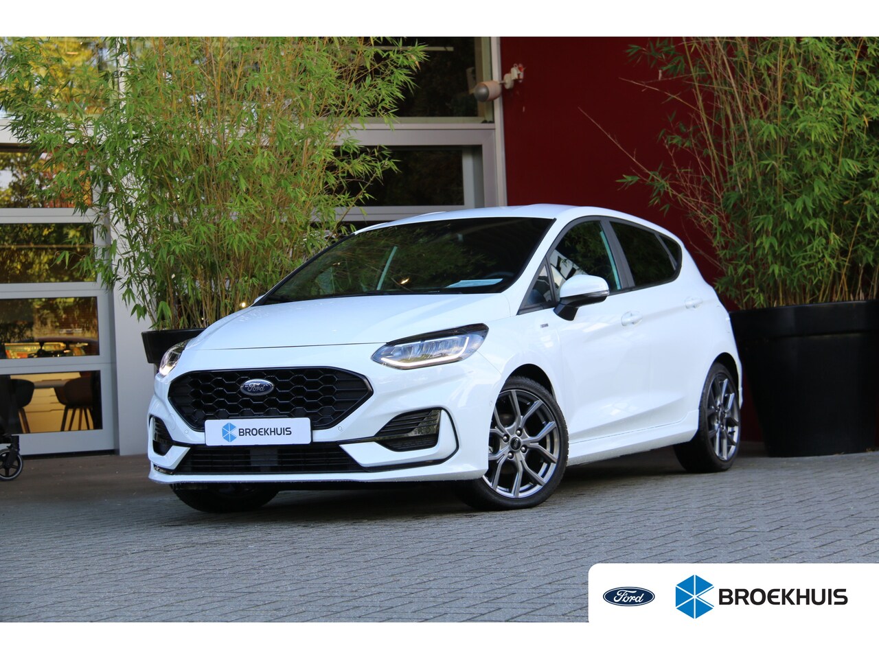 Ford Fiesta - 1.0 EcoBoost Hybrid ST-Line X 125PK LED | Winter Pack | Camera | 17" Lichtmetalen velgen - AutoWereld.nl