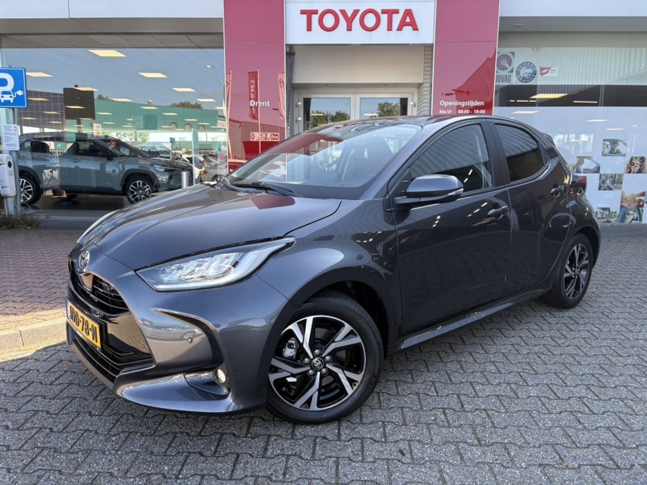 Toyota Yaris - 1.5 Hybrid Dynamic | Keyless Entry & Start | Stuur + stoelverwar - AutoWereld.nl
