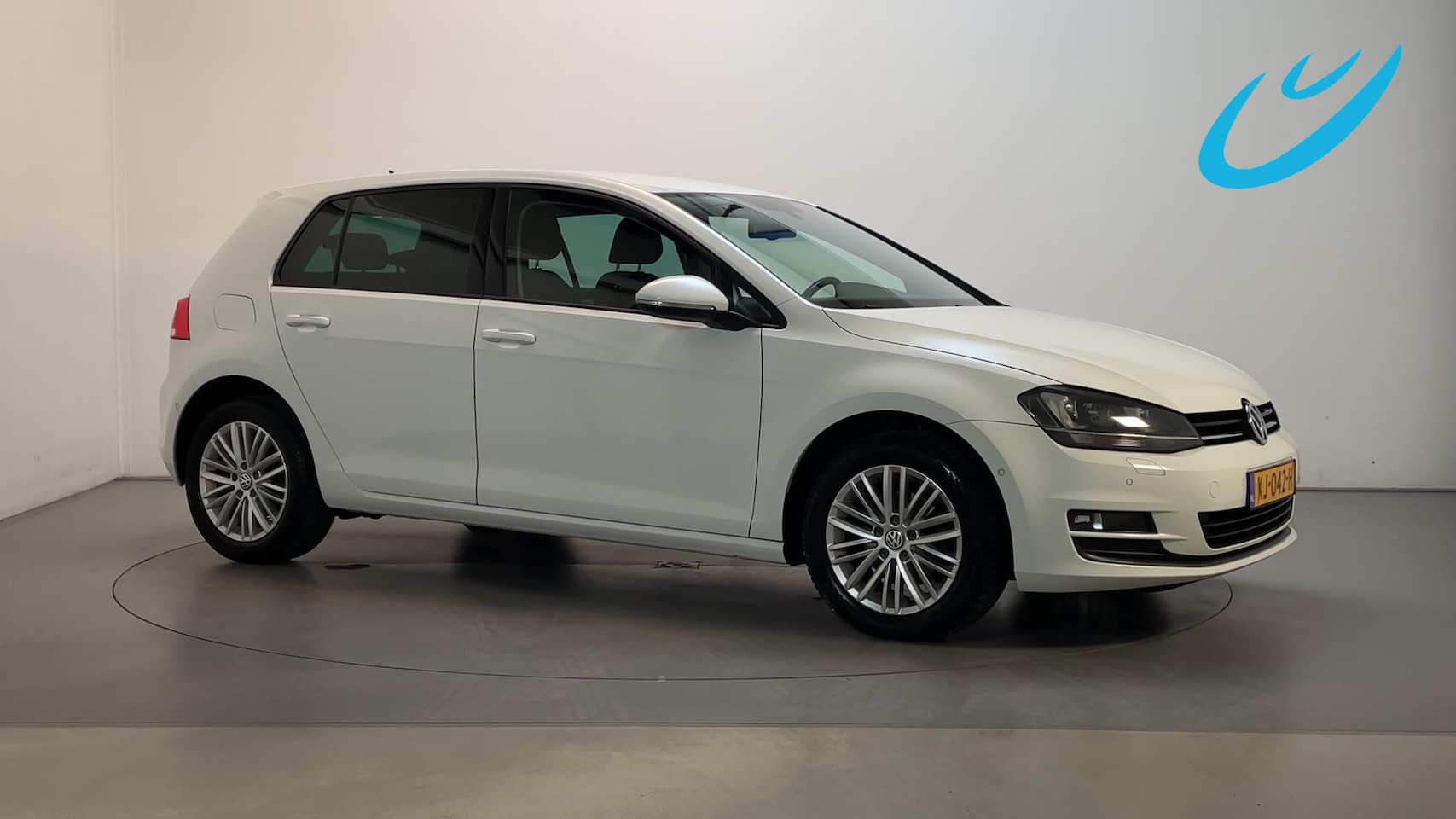 Volkswagen Golf - 1.2 TSI CUP Edition Parkeersensoren Stoelverwarming Navigatie Cruise - AutoWereld.nl
