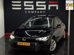 Volkswagen Golf - 1.5 eTSI Pano IQ Navi Camera Matrix Sfeerv