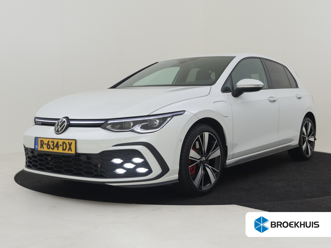 Volkswagen Golf - 1.4 eHybrid GTE 245pk | Matrix koplampen | Dodehoekdectie | Head up display | Led mislampe - AutoWereld.nl