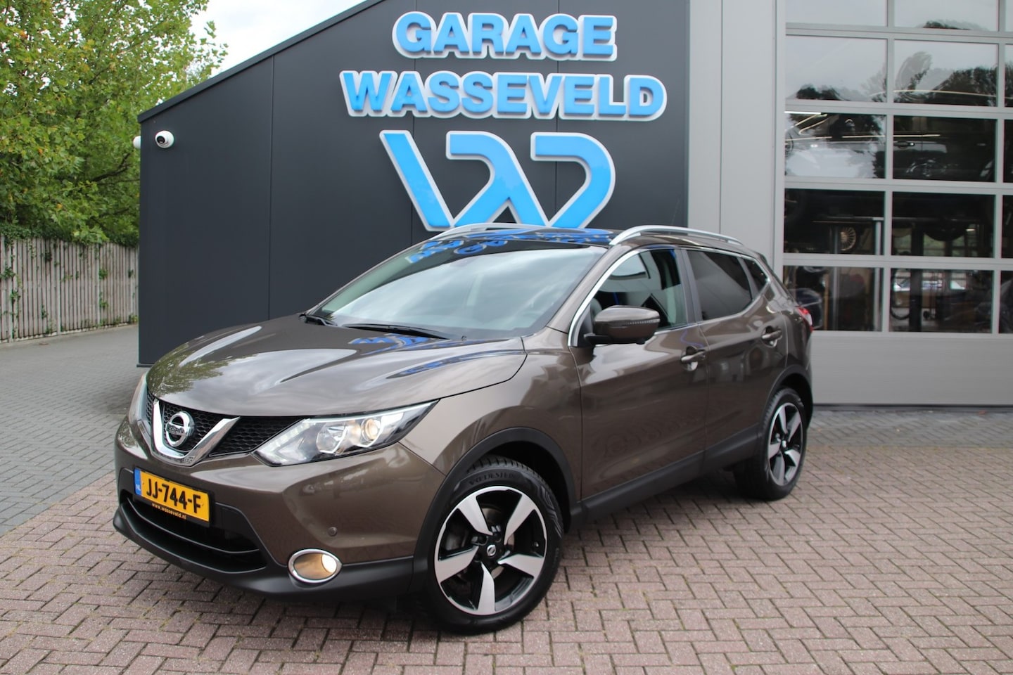 Nissan Qashqai - 1.2 DIG-T N-Connecta NL/ALL SEASON/Trekhaak/Camera - AutoWereld.nl