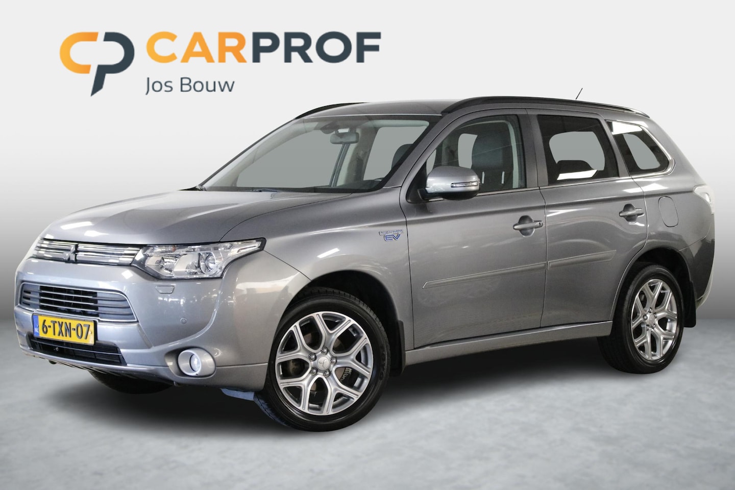 Mitsubishi Outlander - 2.0 PHEV Executive Edition Climate | Camera | Lichtmetaal | Cruise | Xenon. - AutoWereld.nl