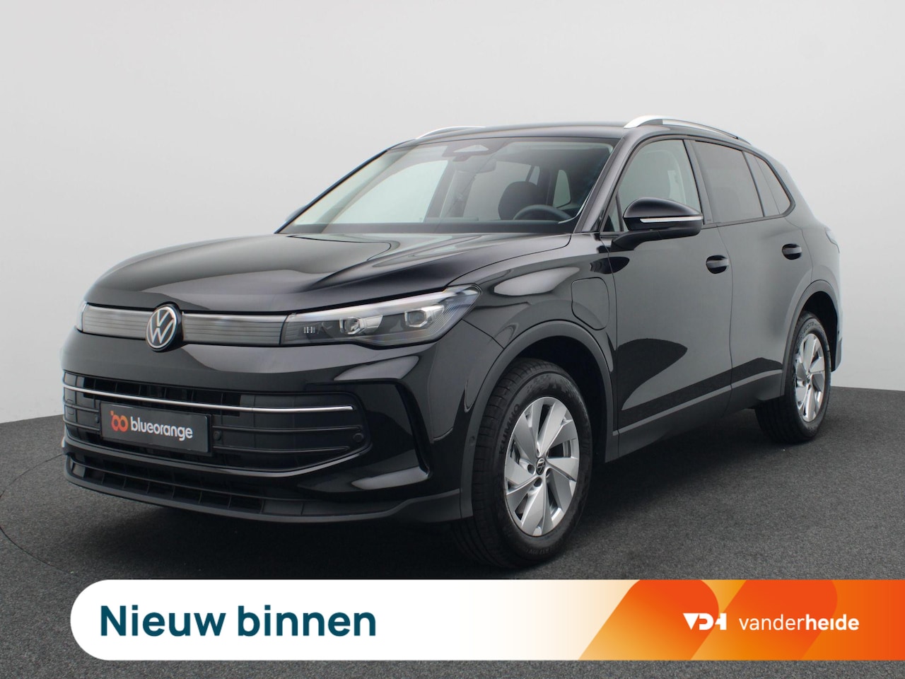Volkswagen Tiguan - 1.5 eHybrid Life Edition 204PK DSG Achteruitrijcamera, Adaptieve Cruise Controle, Navi via - AutoWereld.nl