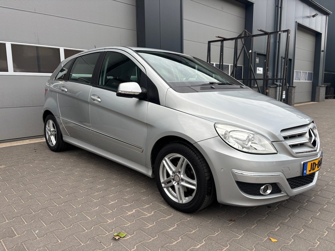 Mercedes-Benz B-klasse - 180 Business Class 5DRS|AUTOMAAT|Airco|Cruise Controle|Stoelverwarming|Parkeersensoren|Nie - AutoWereld.nl